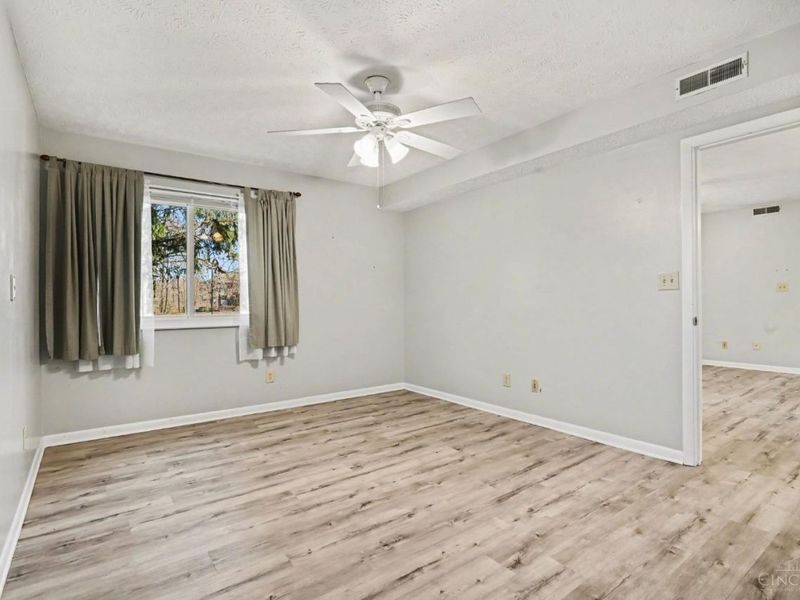 5982 Meadowcreek Drive, Unit 2, Miami Twp, OH 45150 Photo 8