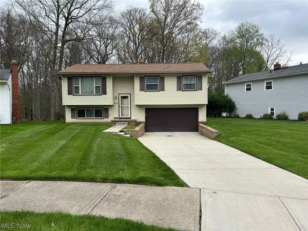 24437 Ridgeline, Bedford Heights, OH 44146