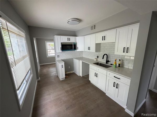 21631 Colgate Street, Farmington Hills, MI 48336