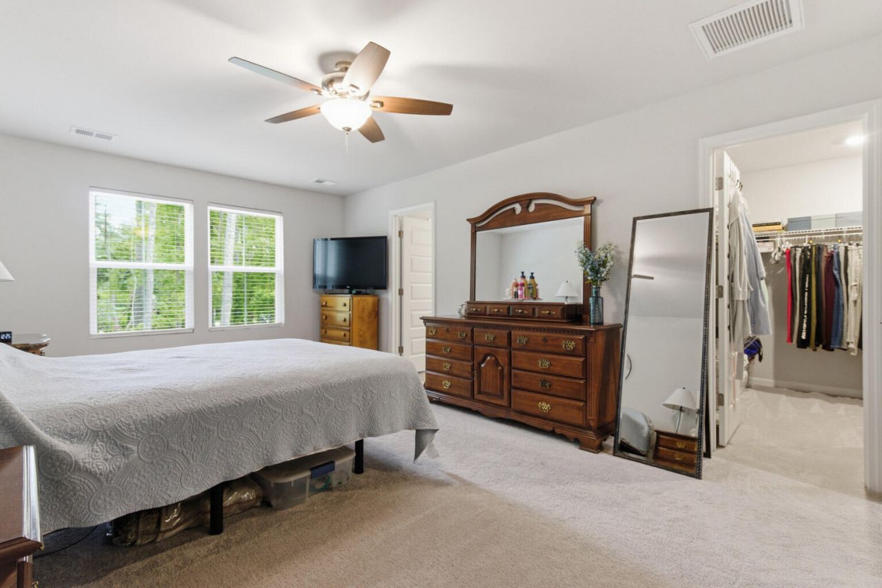8010 Reagan Way Photo 20