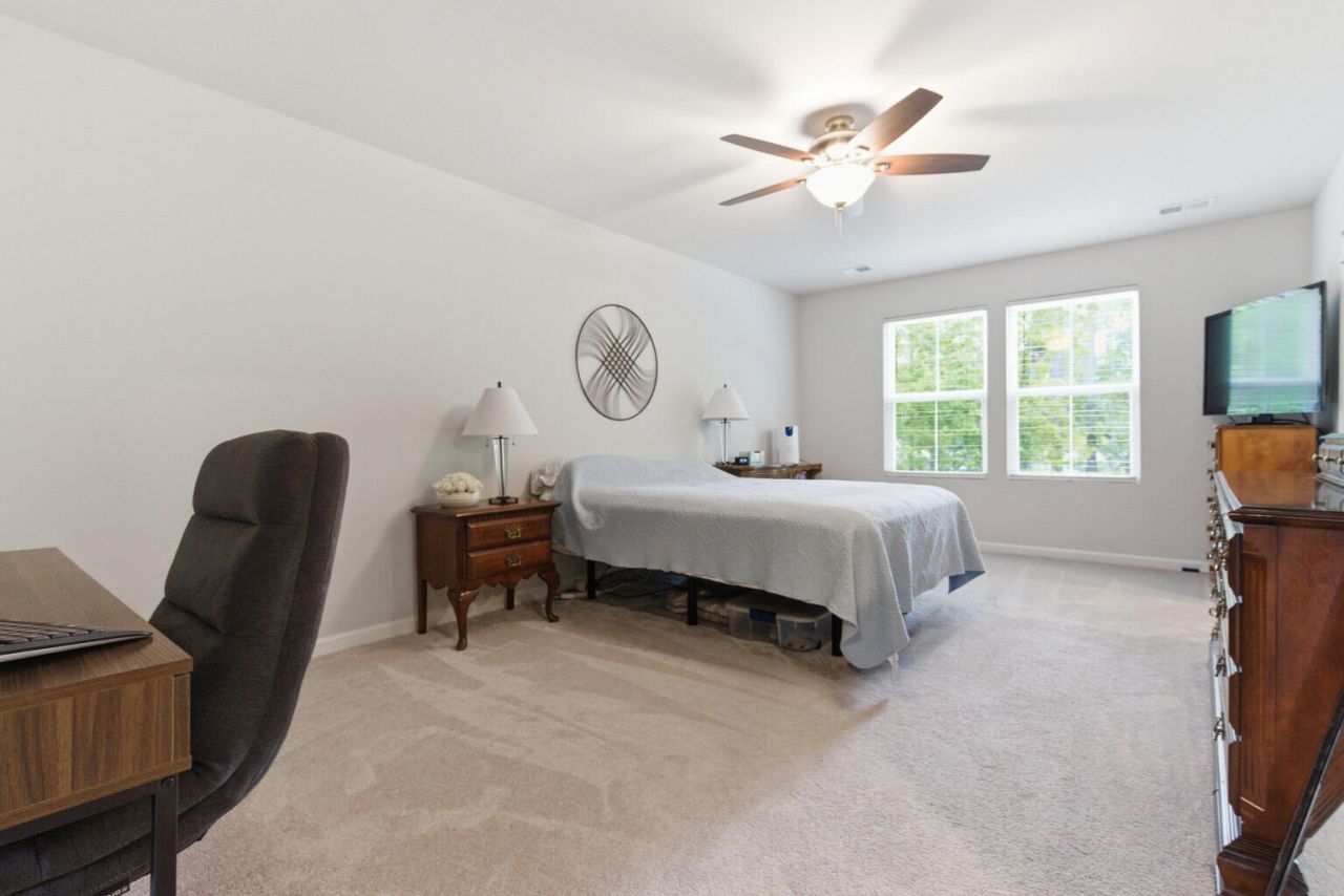 8010 Reagan Way Photo 21