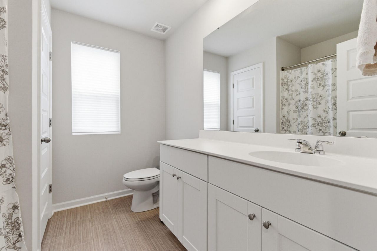 8010 Reagan Way Photo 23