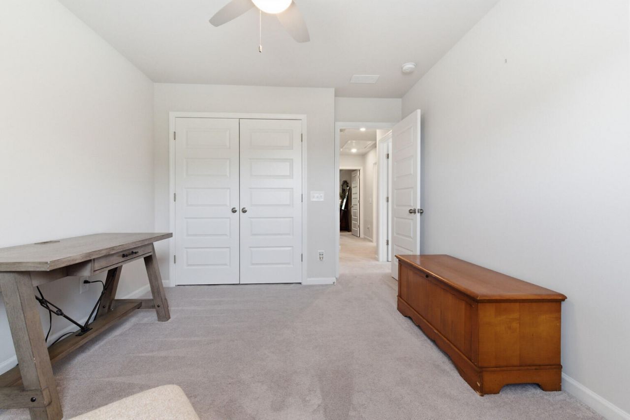 8010 Reagan Way Photo 27