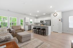 8010 Reagan Way photo 4