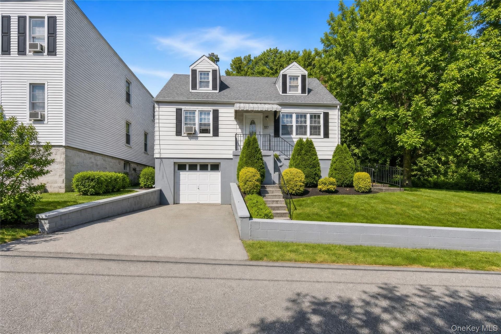 137 Morsemere Terrace, Unit 1, Yonkers, NY 10703 Main Photo