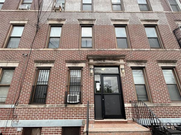 3067 42nd Street , Astoria, NY 11103