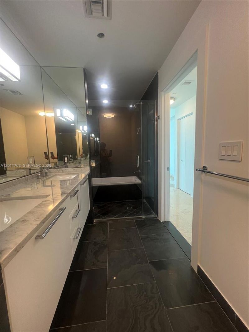 900 Biscayne Blvd , Unit 2904, Miami, FL 33132 Photo