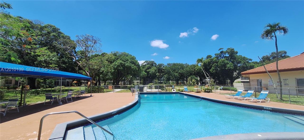 3000 NW 48th Ter, Unit 320, Lauderdale Lakes, FL 33313 Photo