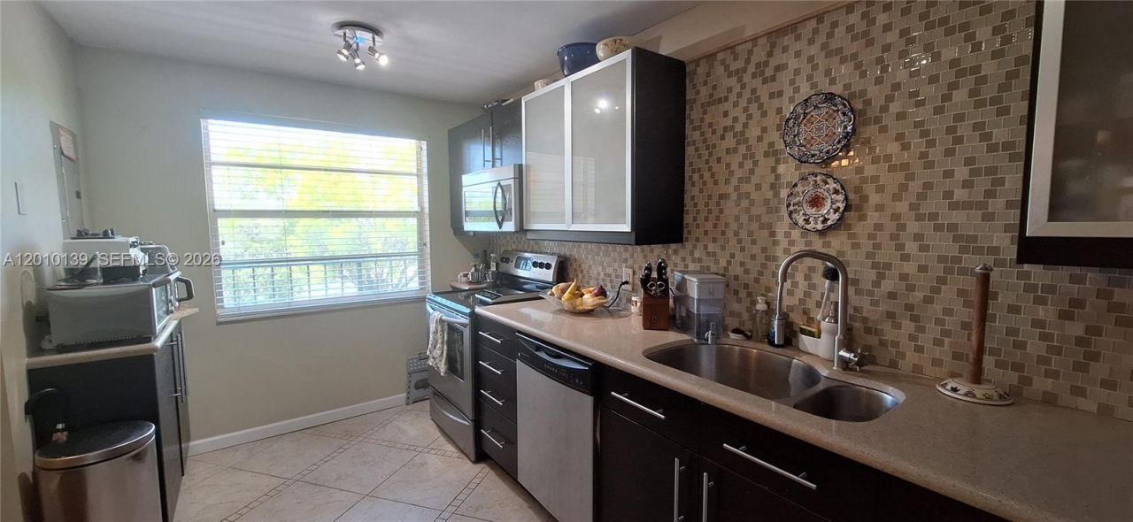 3000 NW 48th Ter, Unit 320, Lauderdale Lakes, FL 33313 Photo