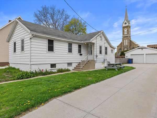 1527 Buchanan St, Racine, WI 53402