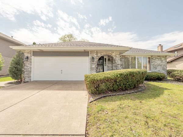 15606 New England Avenue, Oak Forest, IL 60452