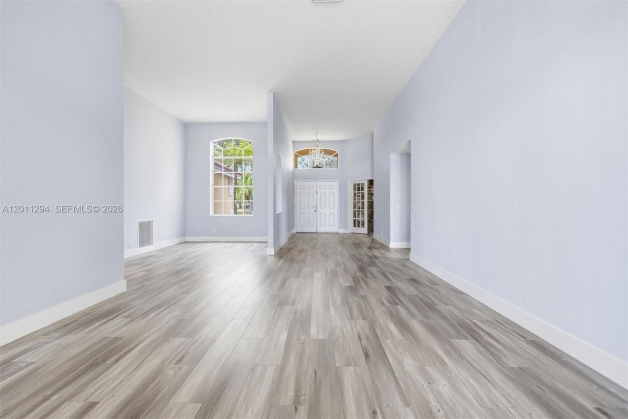 727 Lake Blvd, Weston, FL 33326 Photo