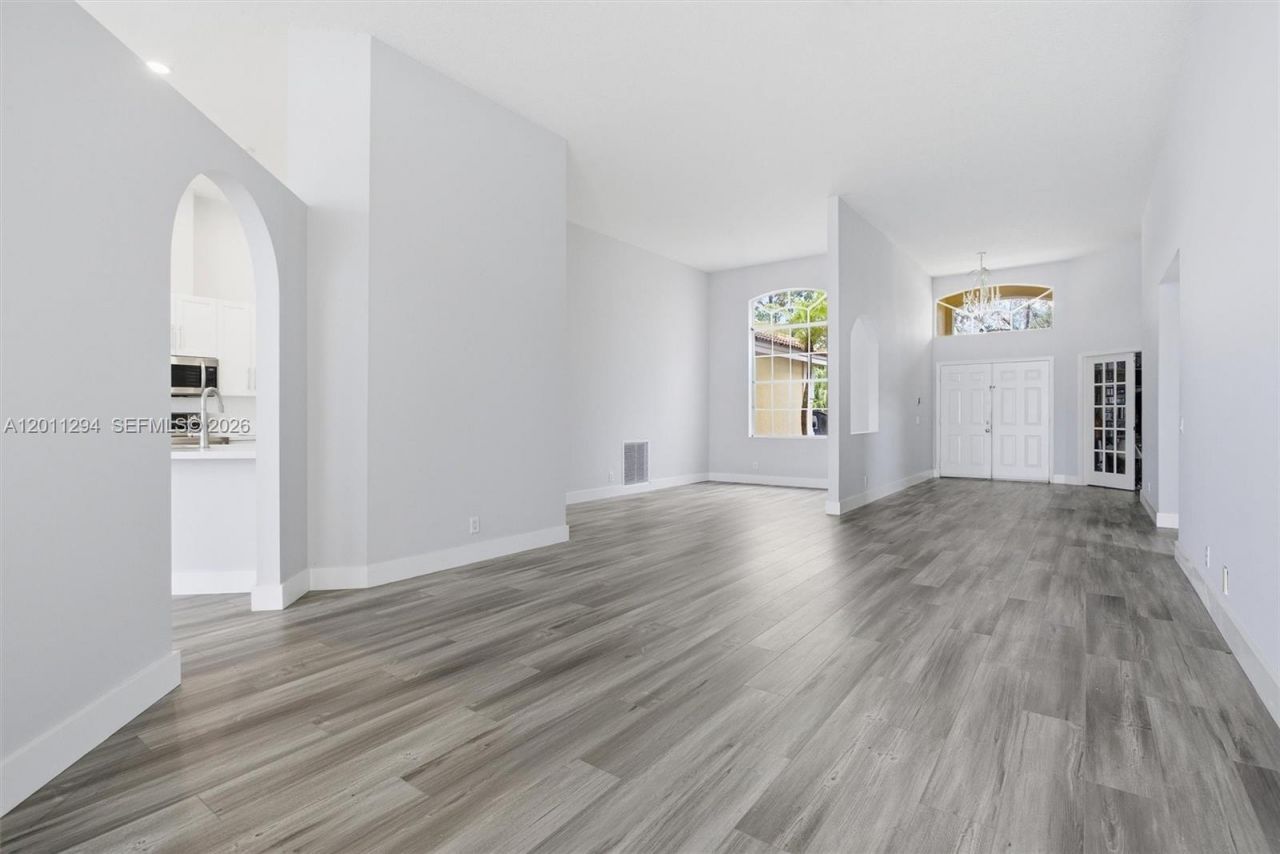 727 Lake Blvd, Weston, FL 33326 Photo
