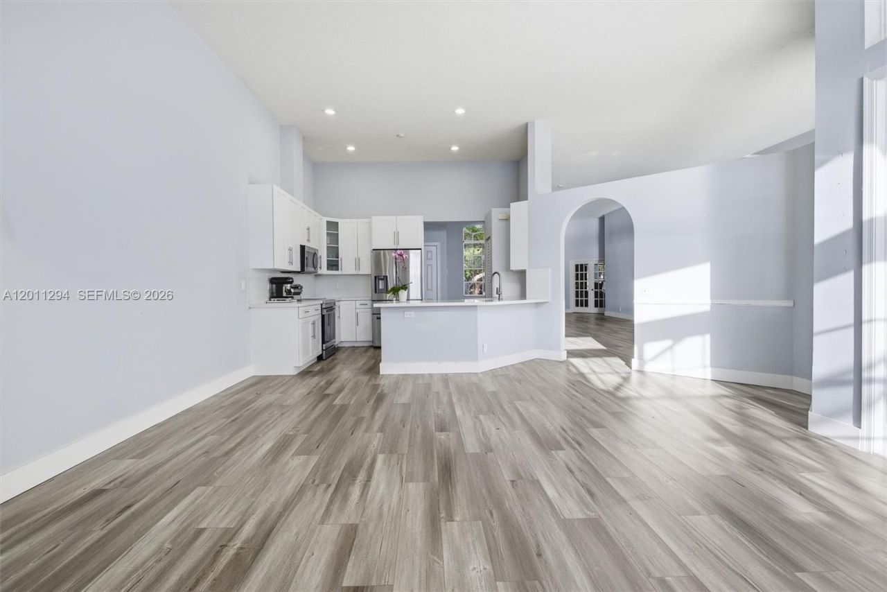 727 Lake Blvd, Weston, FL 33326 Photo