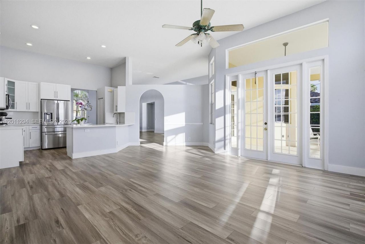 727 Lake Blvd, Weston, FL 33326 Photo