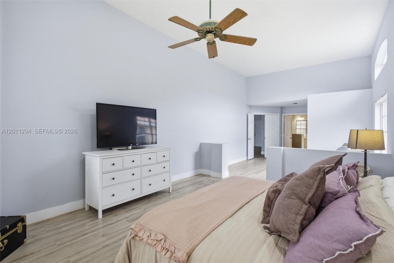 727 Lake Blvd, Weston, FL 33326 Photo