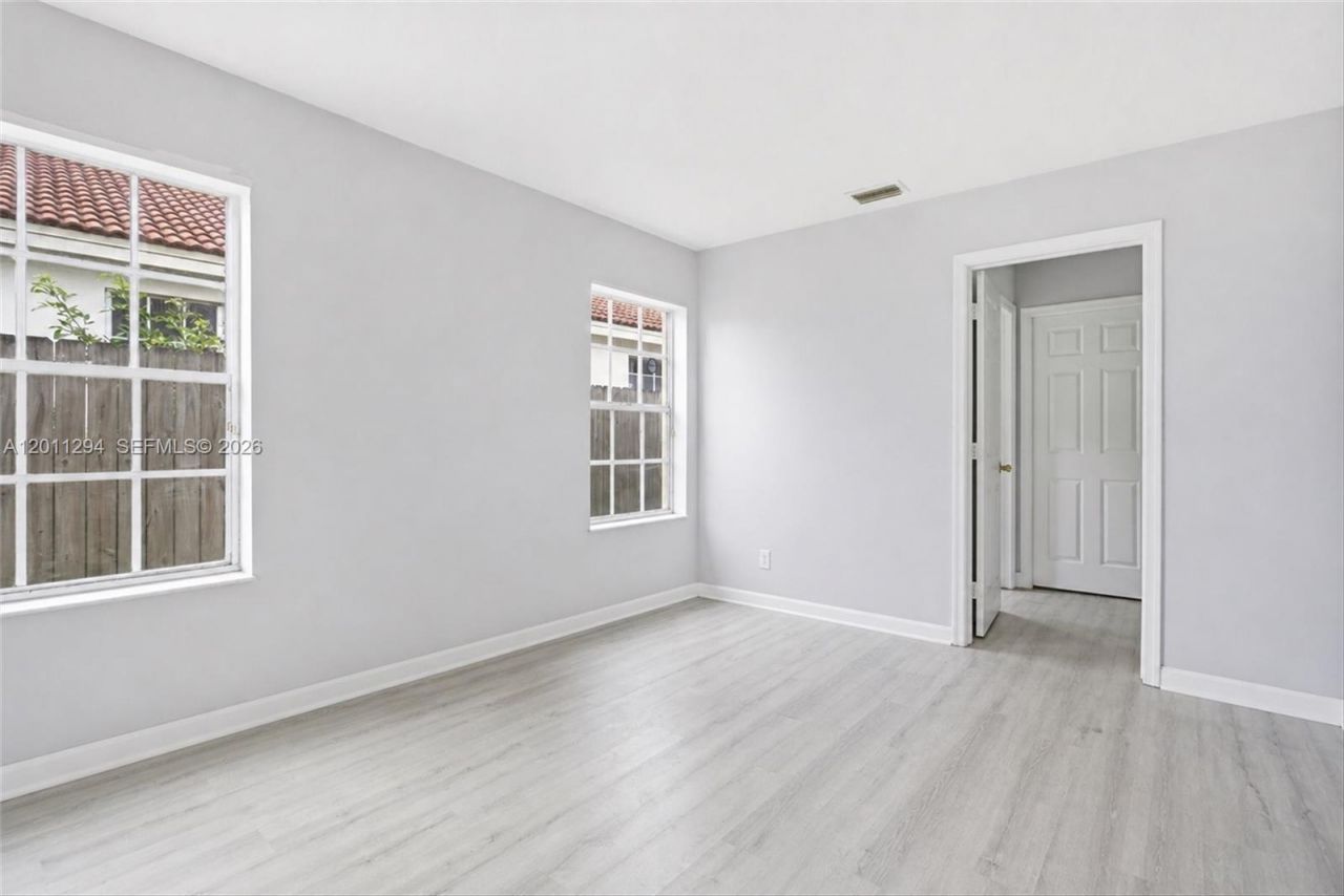 727 Lake Blvd, Weston, FL 33326 Photo