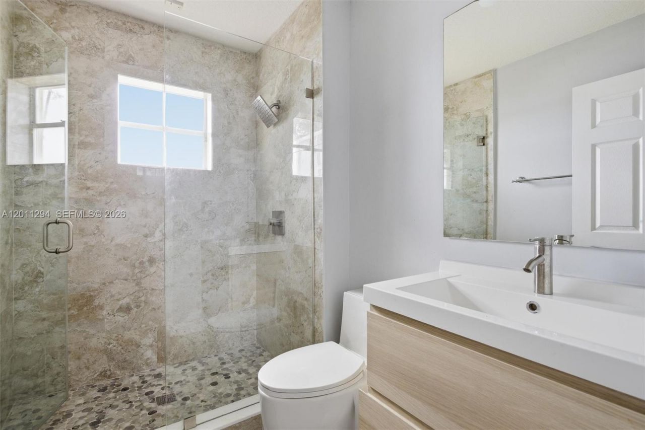 727 Lake Blvd, Weston, FL 33326 Photo