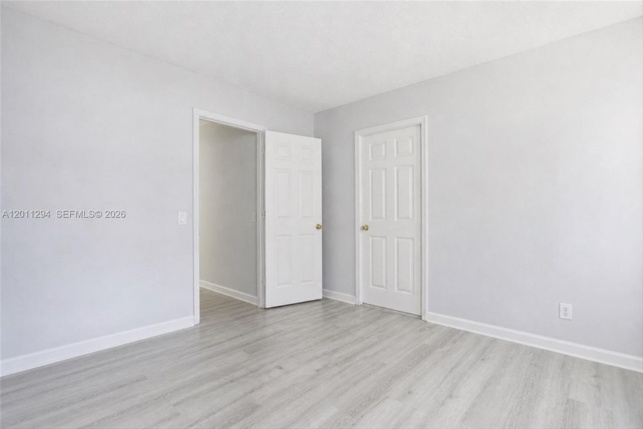 727 Lake Blvd, Weston, FL 33326 Photo