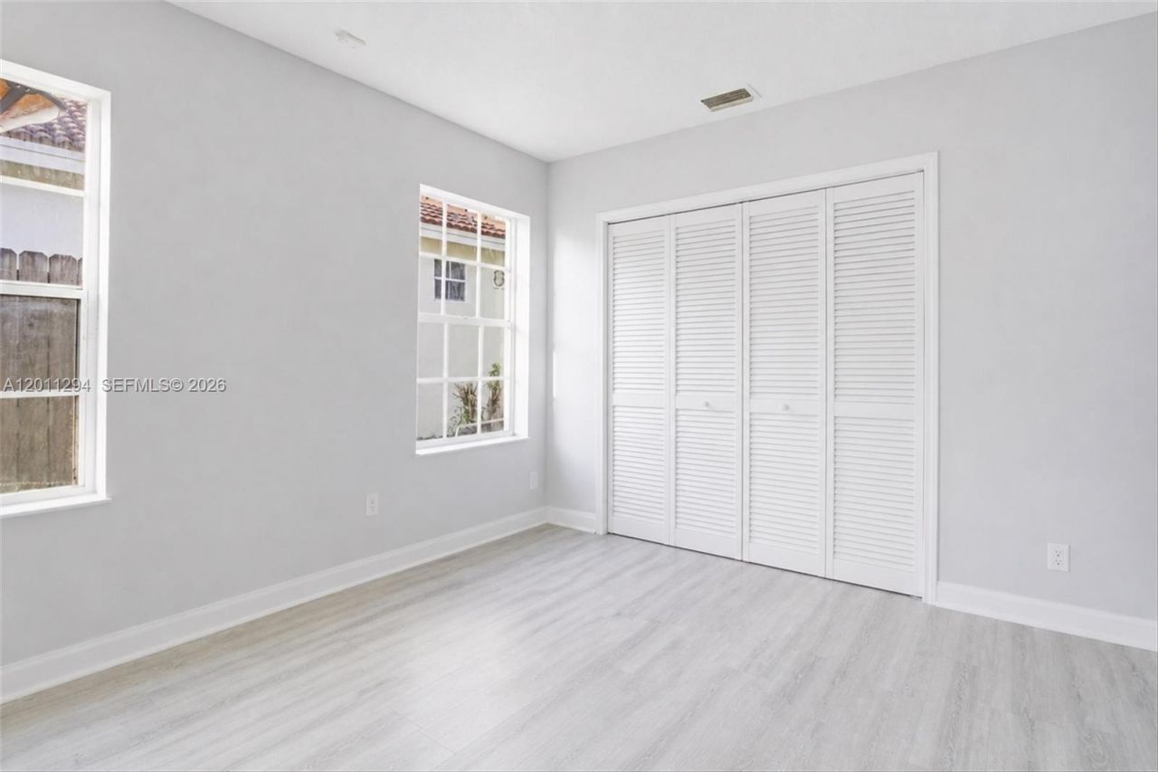 727 Lake Blvd, Weston, FL 33326 Photo