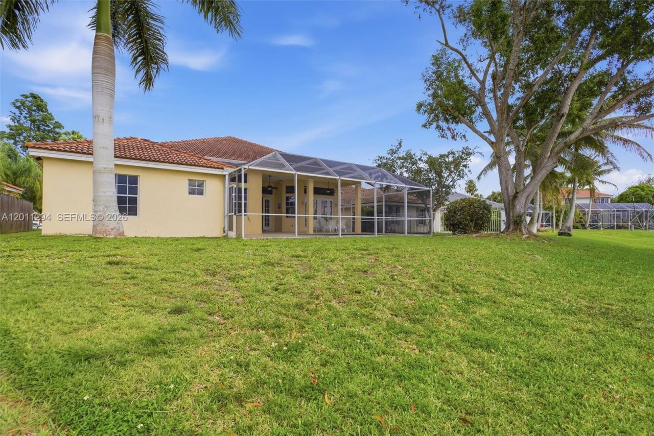 727 Lake Blvd, Weston, FL 33326 Photo