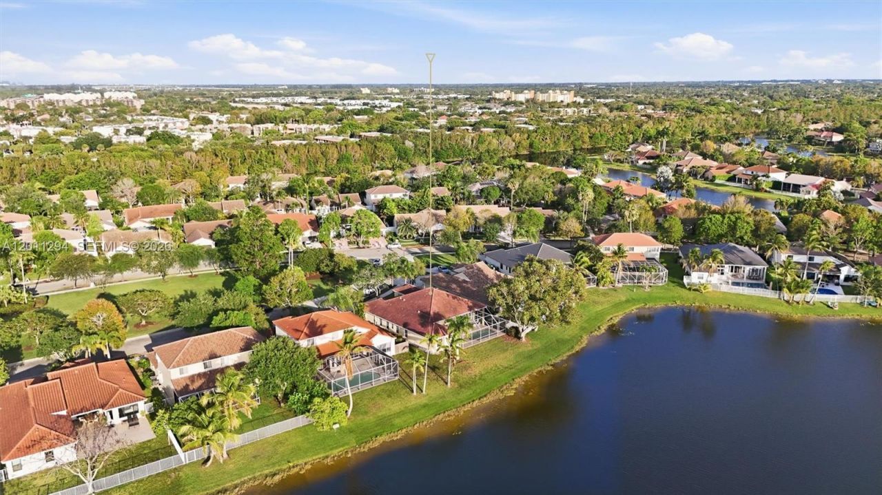 727 Lake Blvd, Weston, FL 33326 Photo