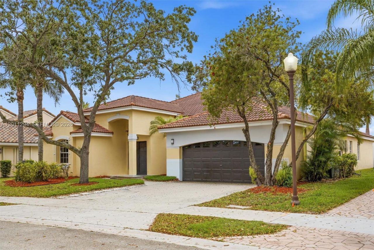 727 Lake Blvd, Weston, FL 33326 Photo