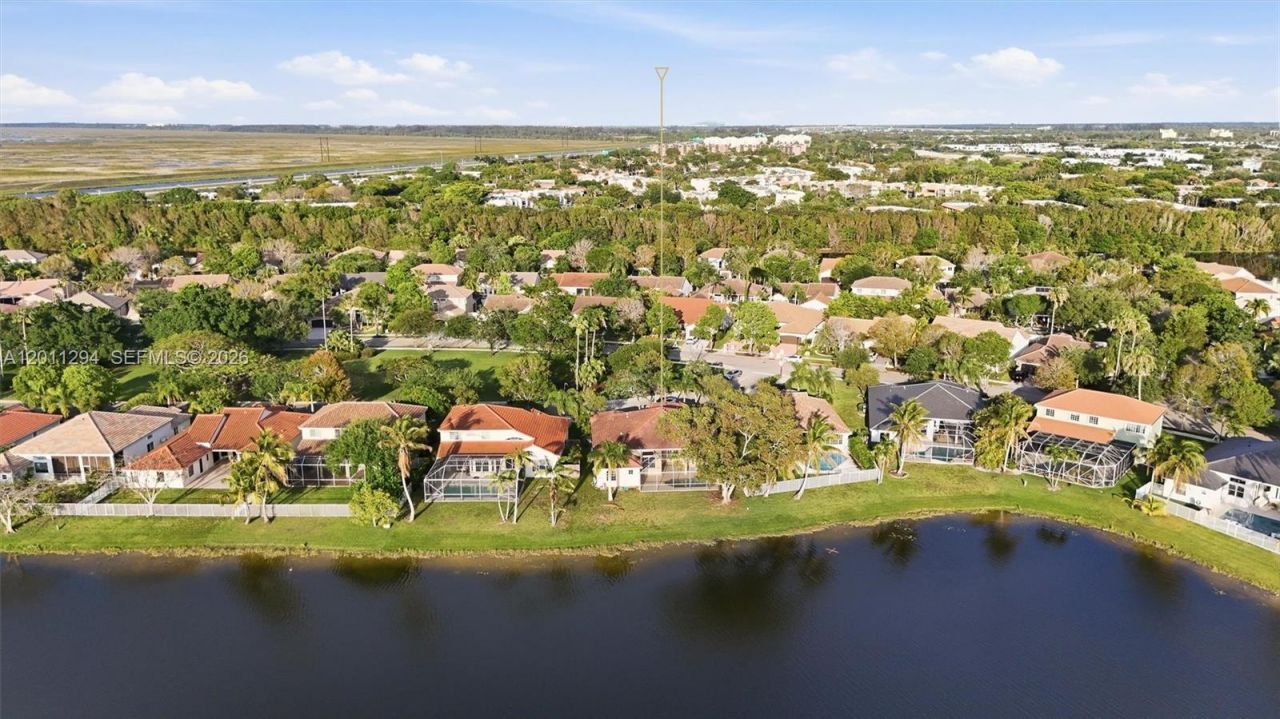 727 Lake Blvd, Weston, FL 33326 Photo