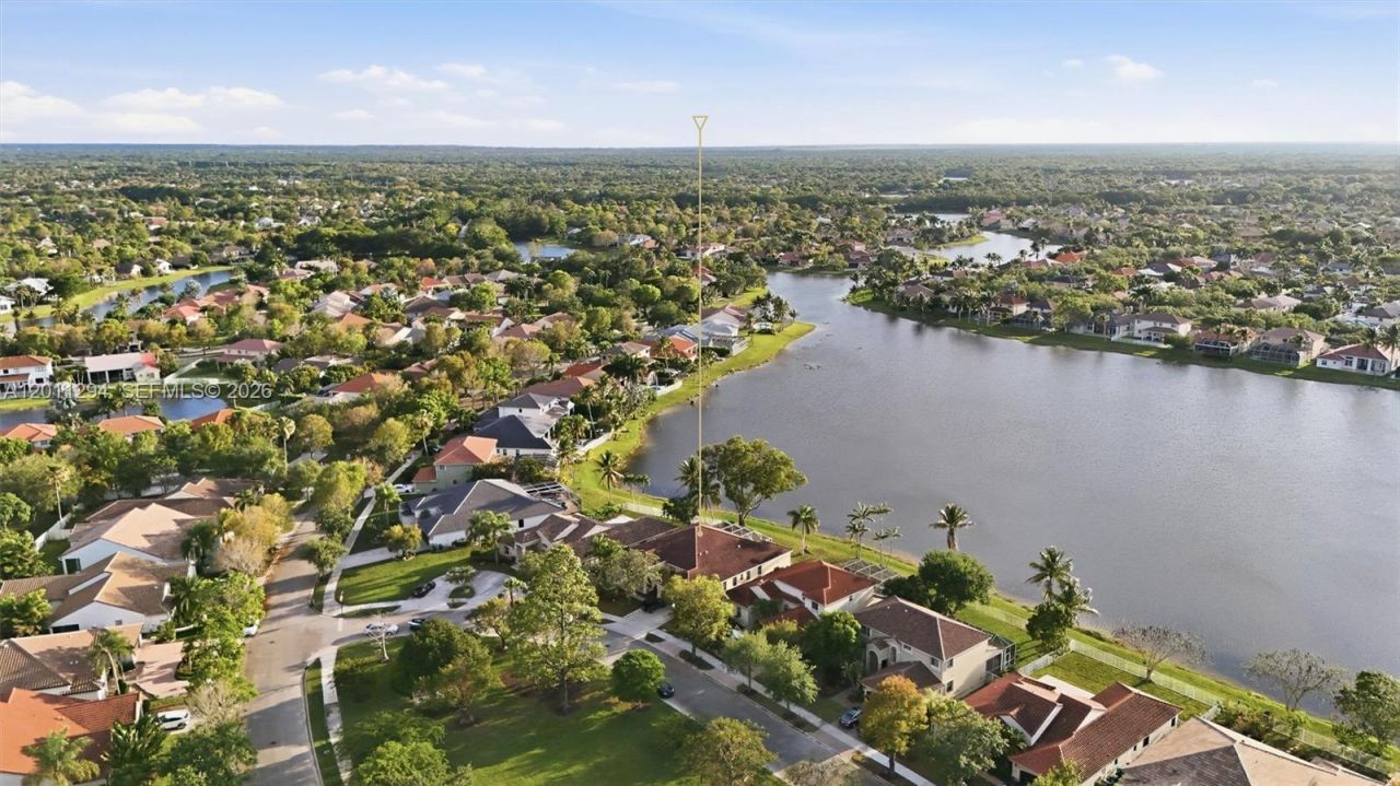 727 Lake Blvd, Weston, FL 33326 Photo