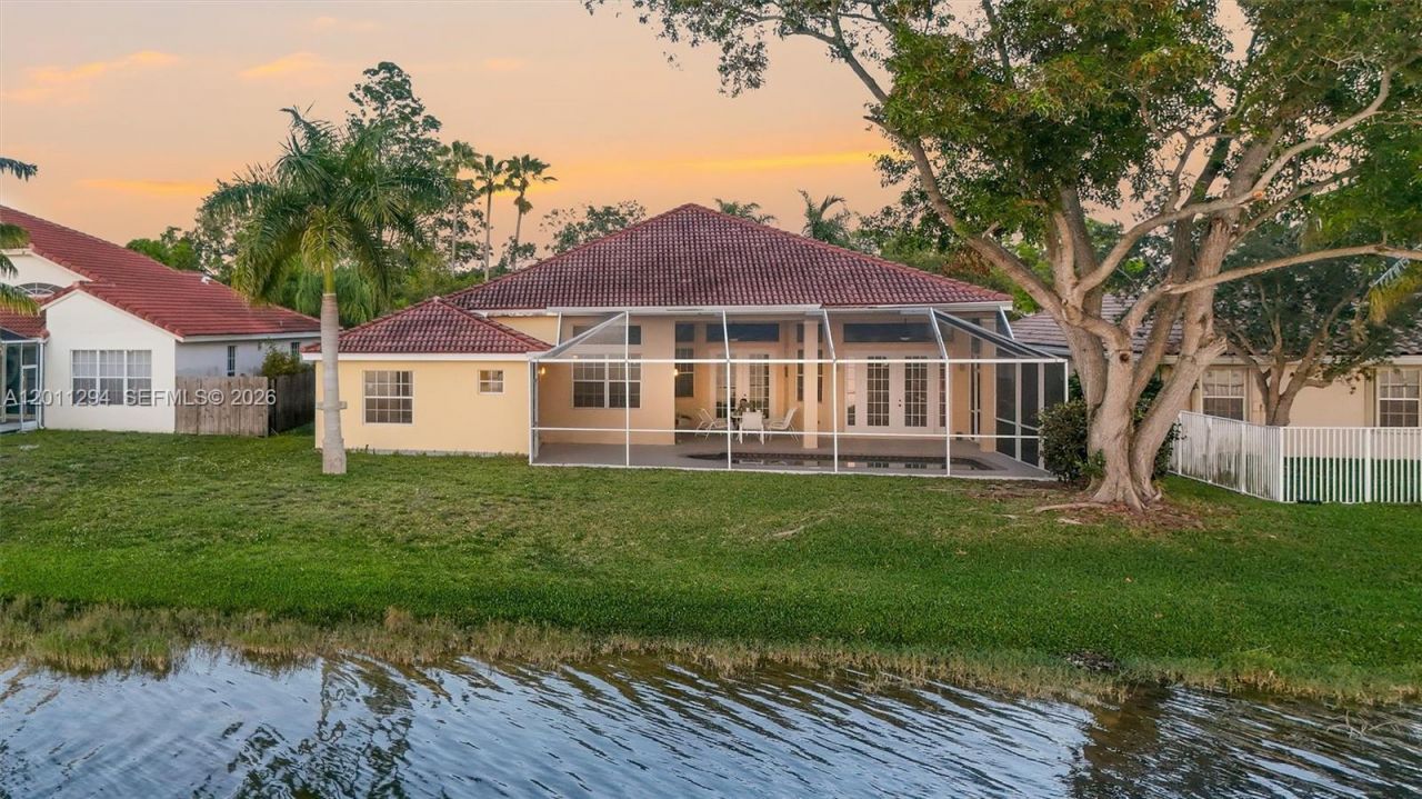 727 Lake Blvd, Weston, FL 33326 Photo