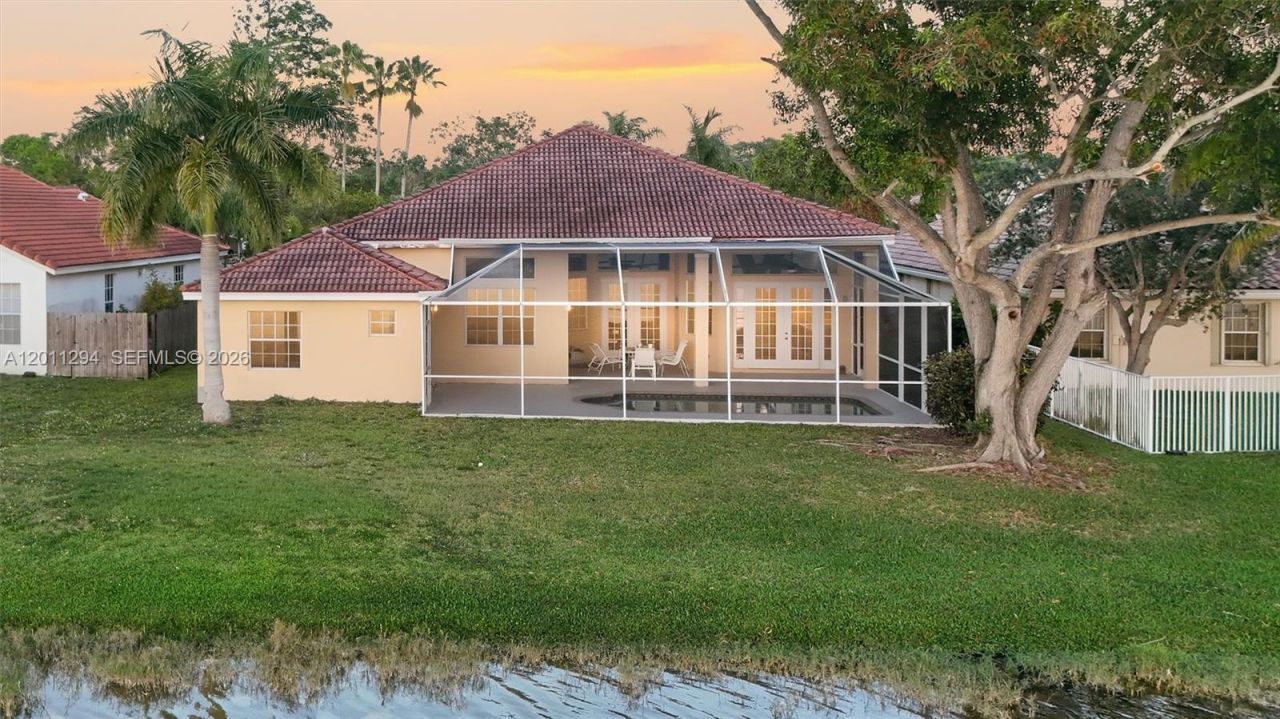 727 Lake Blvd, Weston, FL 33326 Photo
