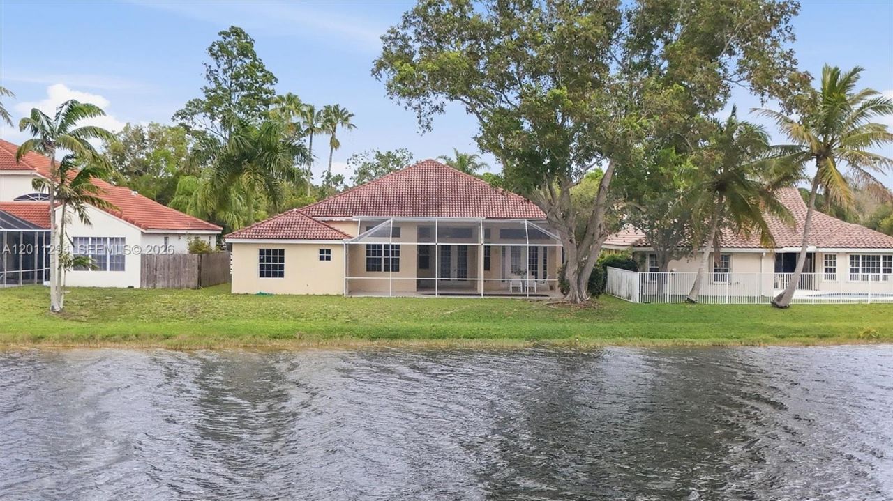 727 Lake Blvd, Weston, FL 33326 Photo