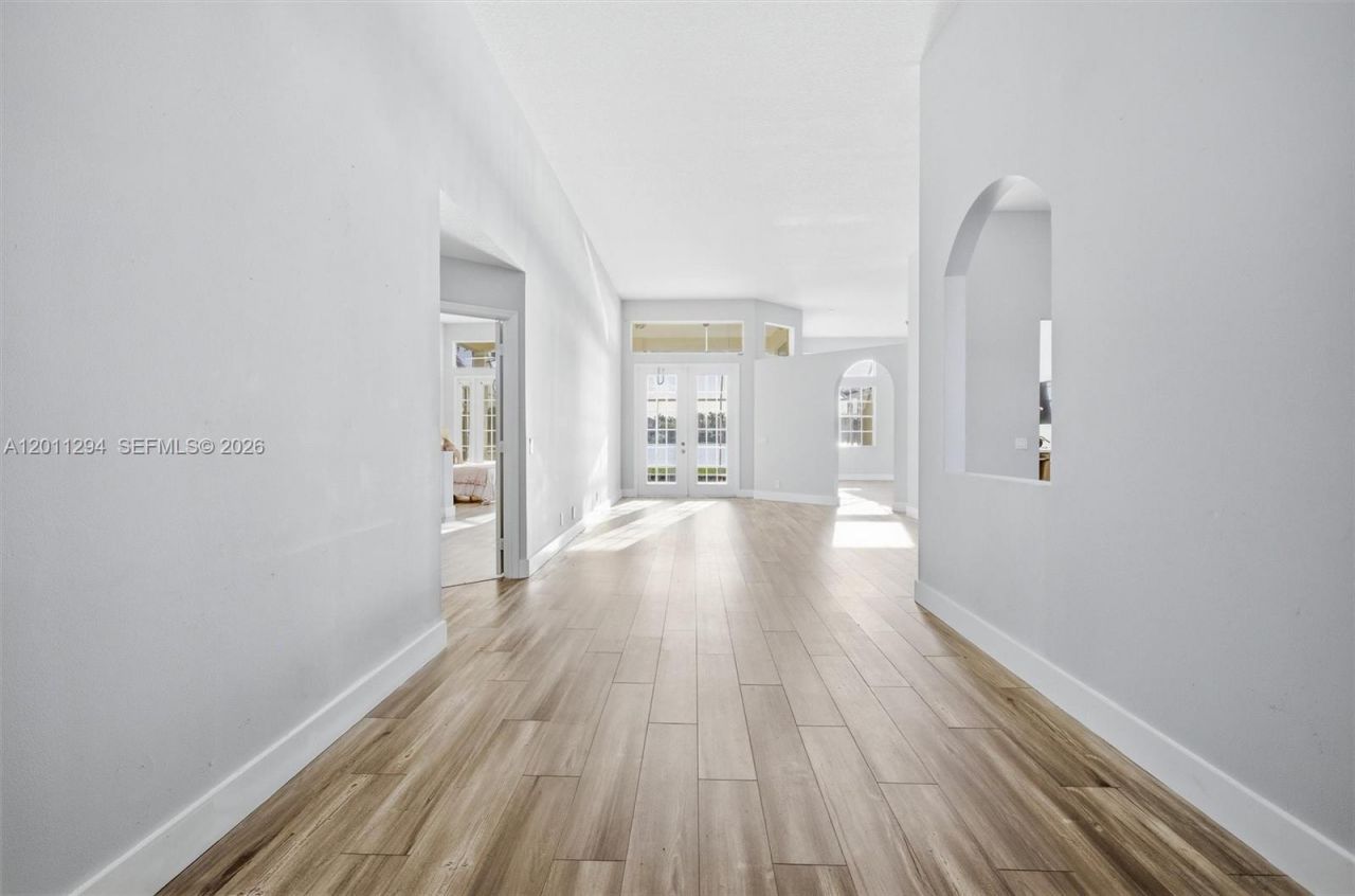 727 Lake Blvd, Weston, FL 33326 Photo