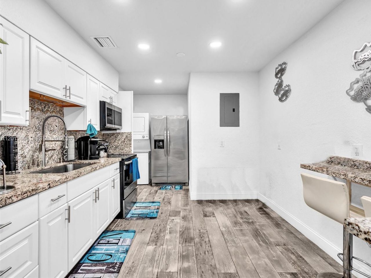100 NW 8th Ave , Hallandale Beach, FL 33009 Photo