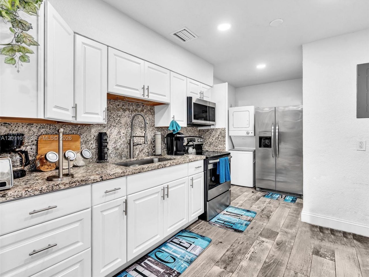 100 NW 8th Ave , Hallandale Beach, FL 33009 Photo