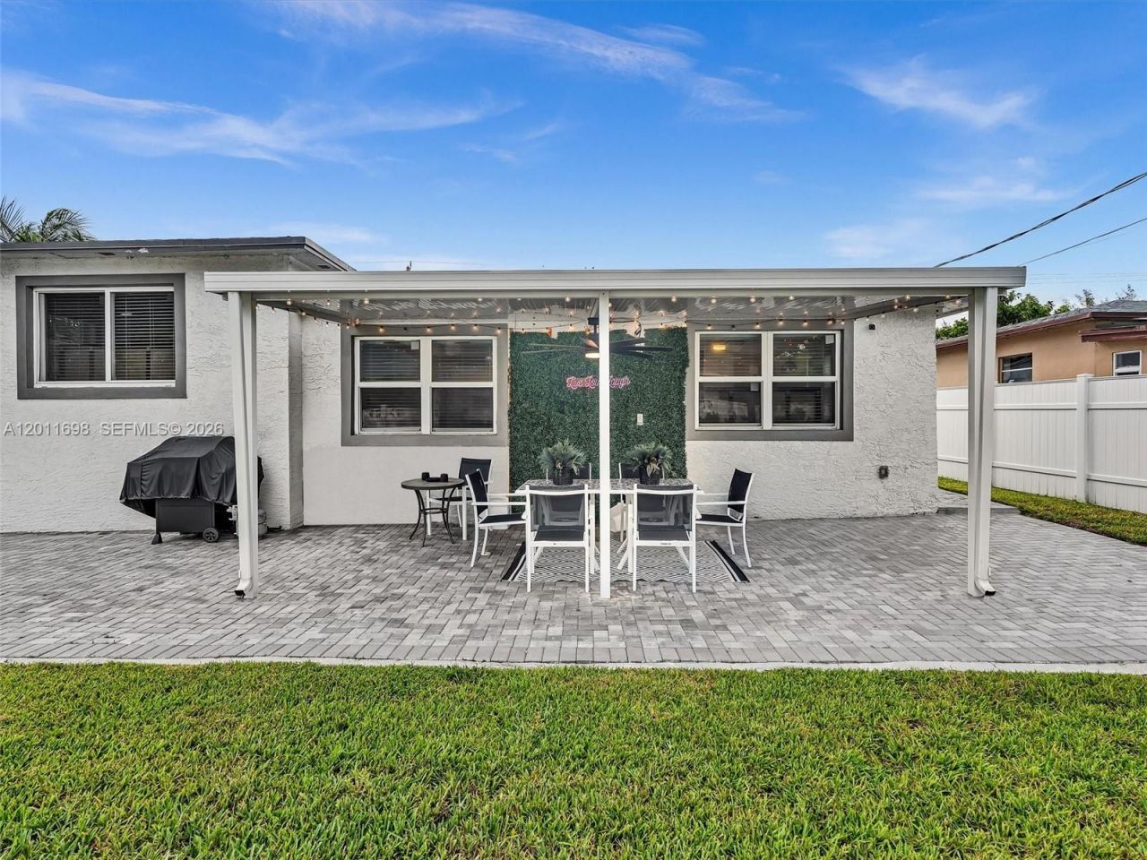 100 NW 8th Ave , Hallandale Beach, FL 33009 Photo