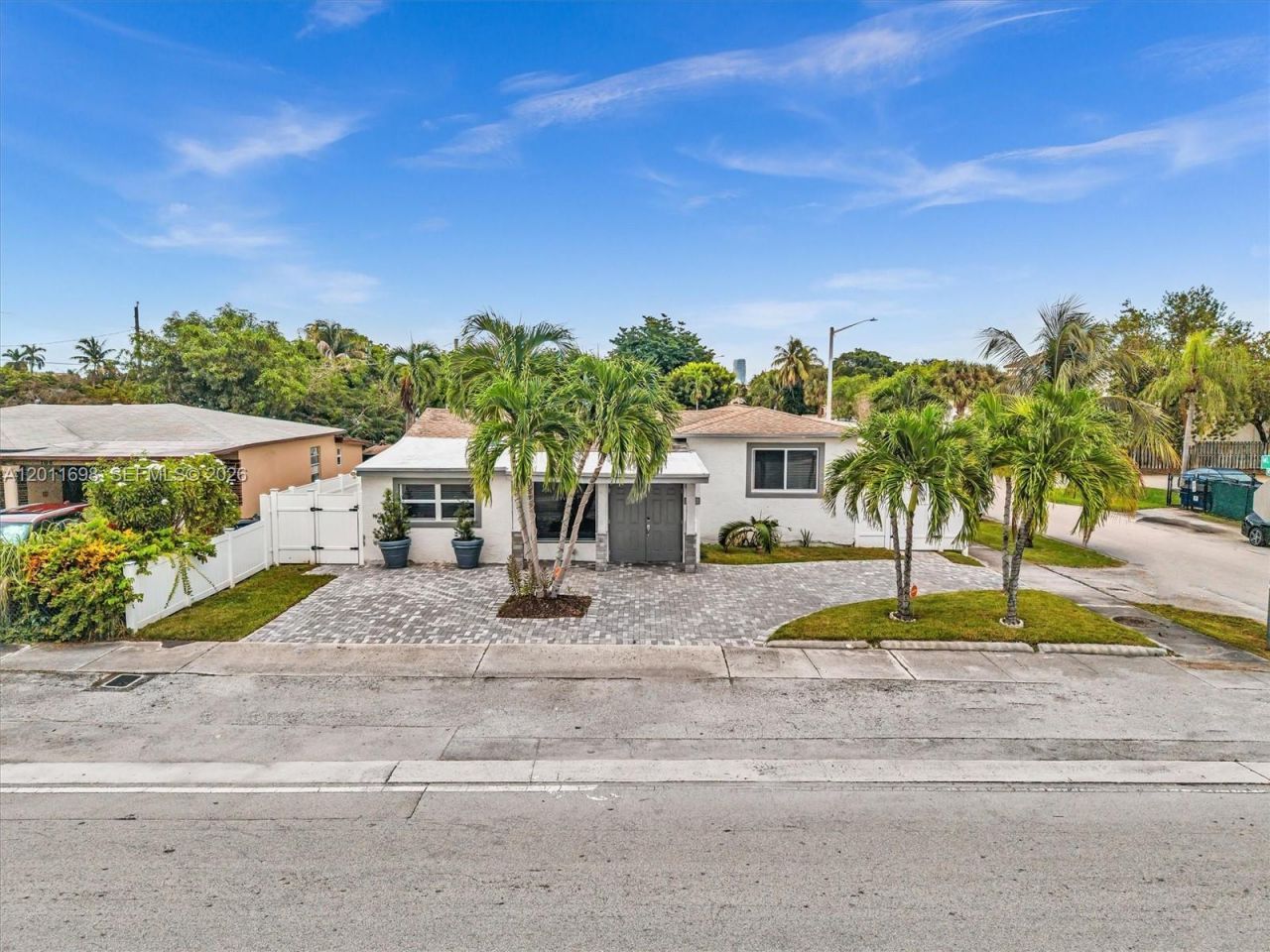 100 NW 8th Ave , Hallandale Beach, FL 33009 Photo