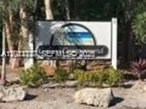325 Calusa St , Key Largo, FL 33037