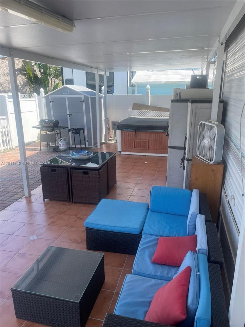 325 Calusa St , Key Largo, FL 33037 Photo