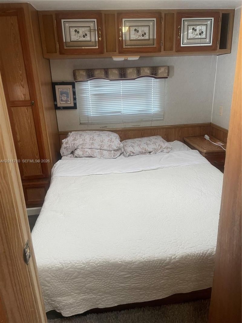 325 Calusa St , Key Largo, FL 33037 Photo
