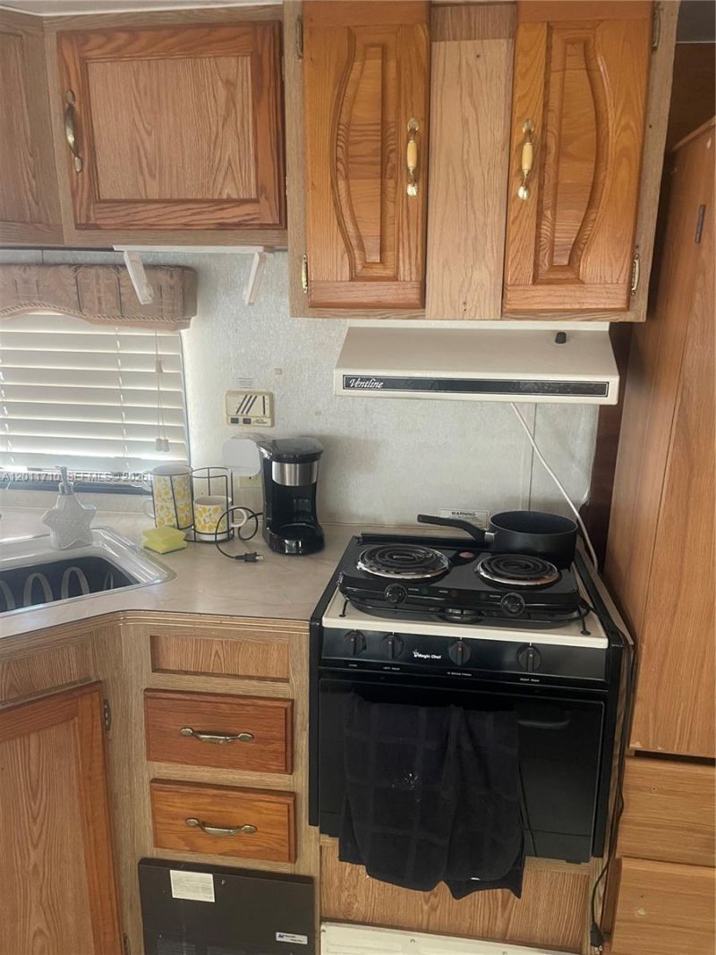 325 Calusa St , Key Largo, FL 33037 Photo
