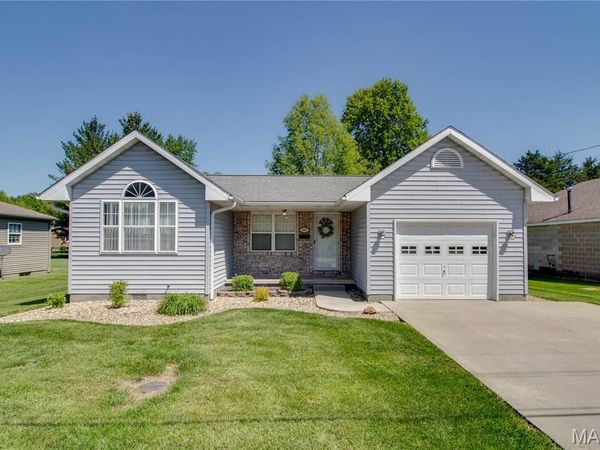 1007 W Hickory Street , Jerseyville, IL 62052