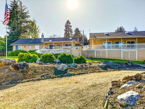2244 Hillside Drive, Medford, OR 97502