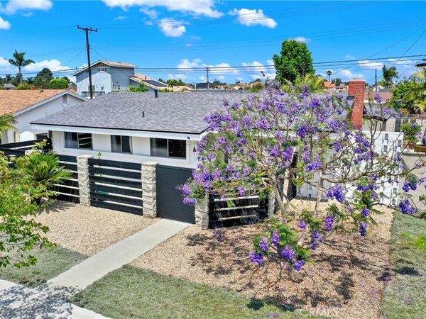 8401 INDIANAPOLIS, Huntington Beach, CA 92646