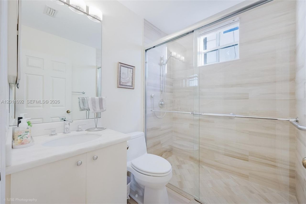 4394 Fox Ridge Dr , Weston, FL 33331 Photo