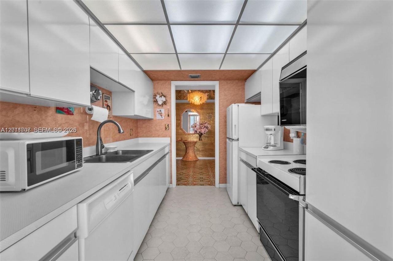 5510 N Ocean Dr , Unit 19B, Singer Island, FL 33404 Photo