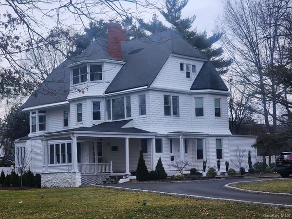 129 Hilton Avenue , Hempstead, NY 11550