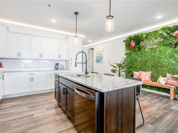 1065 Topsider Ln, Unit 408, Osage Beach, MO 65065