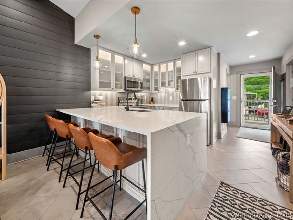 305 Highland Shores , Unit 5C, Lake Ozark, MO 65049