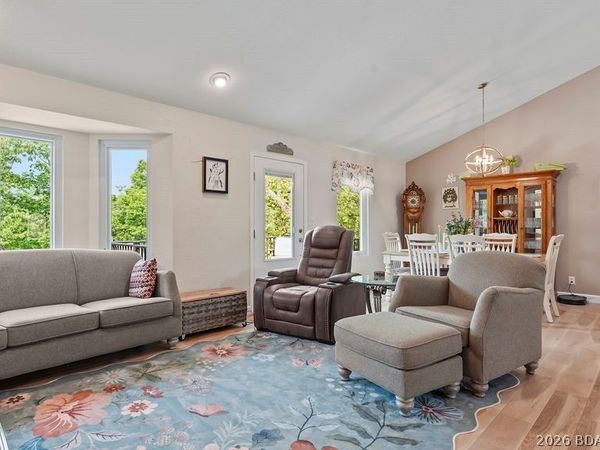 191 Park Place Drive, Kaiser, MO 65047